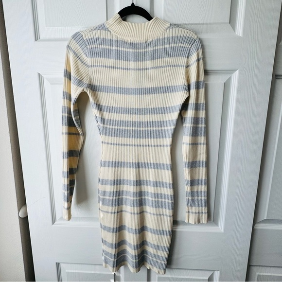 Say What Women’s Ivory and Silver Glitter Striped Knit Dress Size L NWT - Picture 4 of 6